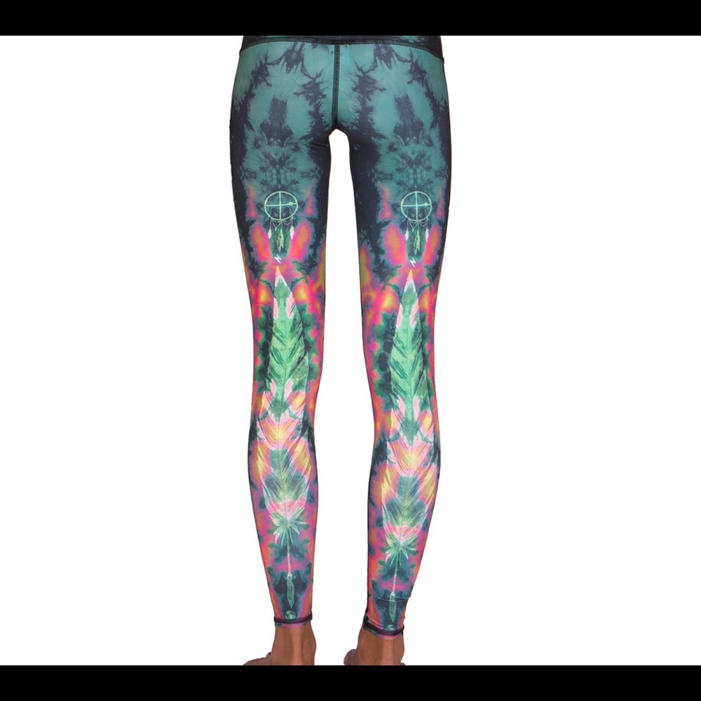 teeki Green Eagle Feather Hot Pants Size Small